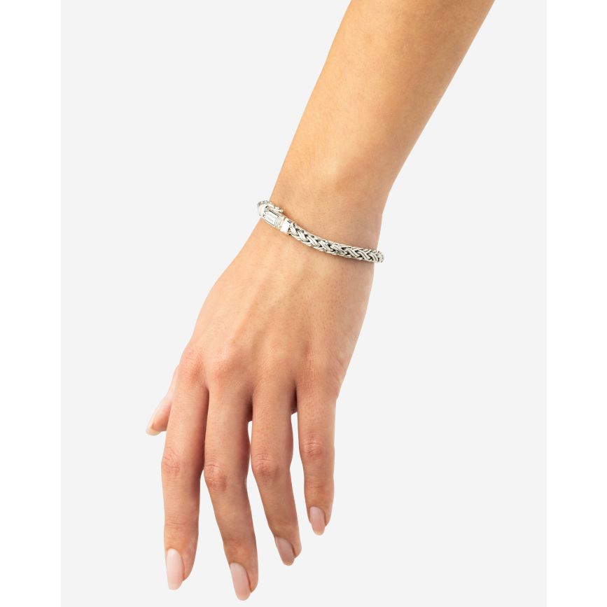 アクセサリー w double Supreme bracelet ovy kaja Supreme x Jacob & Co. SS23 Engraved Bracelets | Hypebae